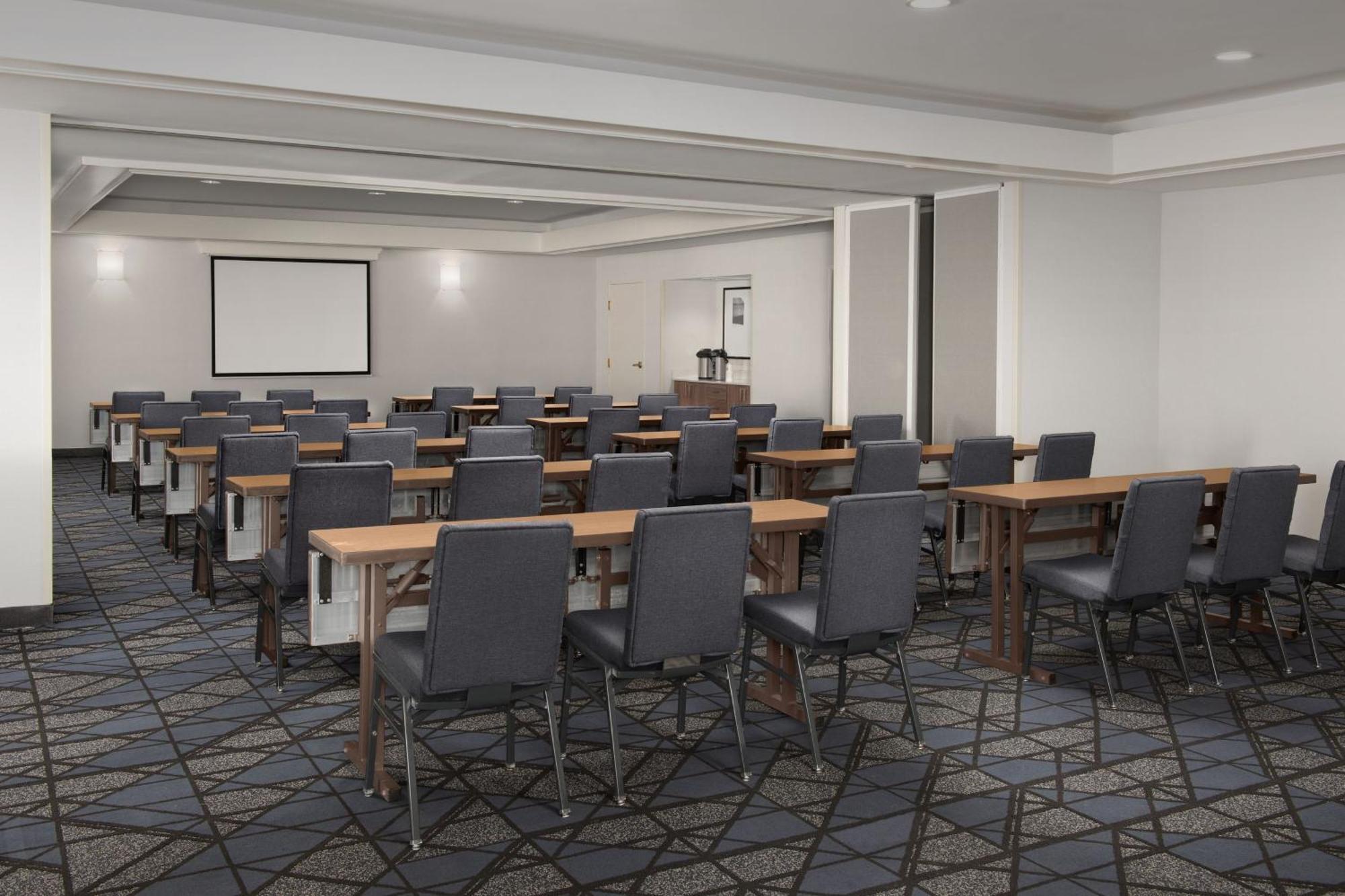 Courtyard By Marriott Dothan Buitenkant foto
